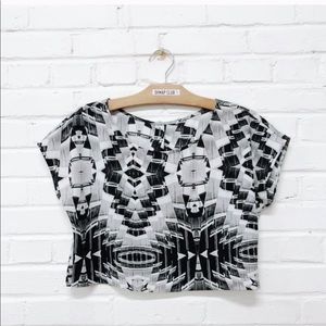 Boxy crop top black grey white